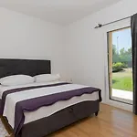 Villa Tea - Makarska By Guide