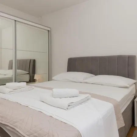 Villa Tea - Makarska By Guide