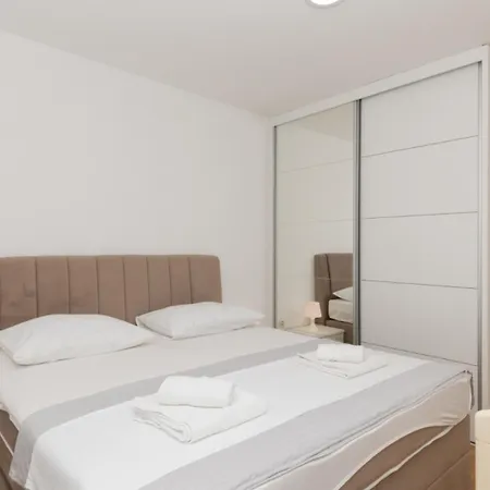 Villa Tea - Makarska By Guide