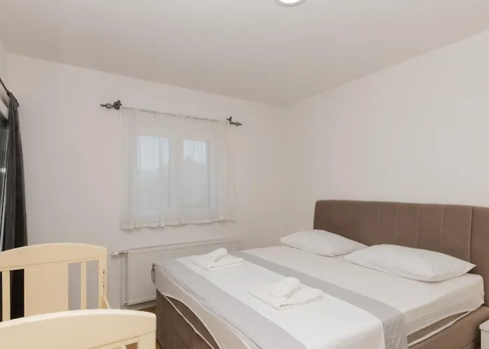 Villa Tea - Makarska By Guide